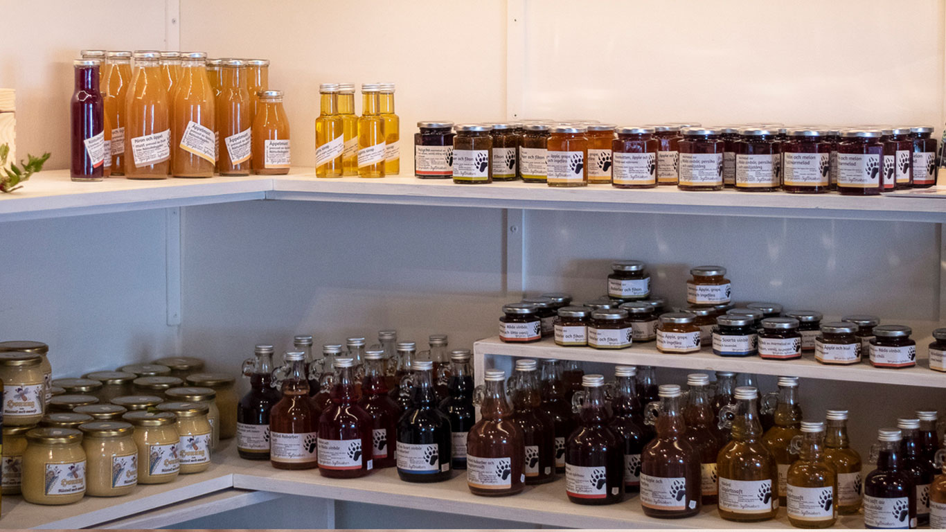 Produkter från Björgårdens Syltmakeri till försäljning på Handslaget i Rättvik.