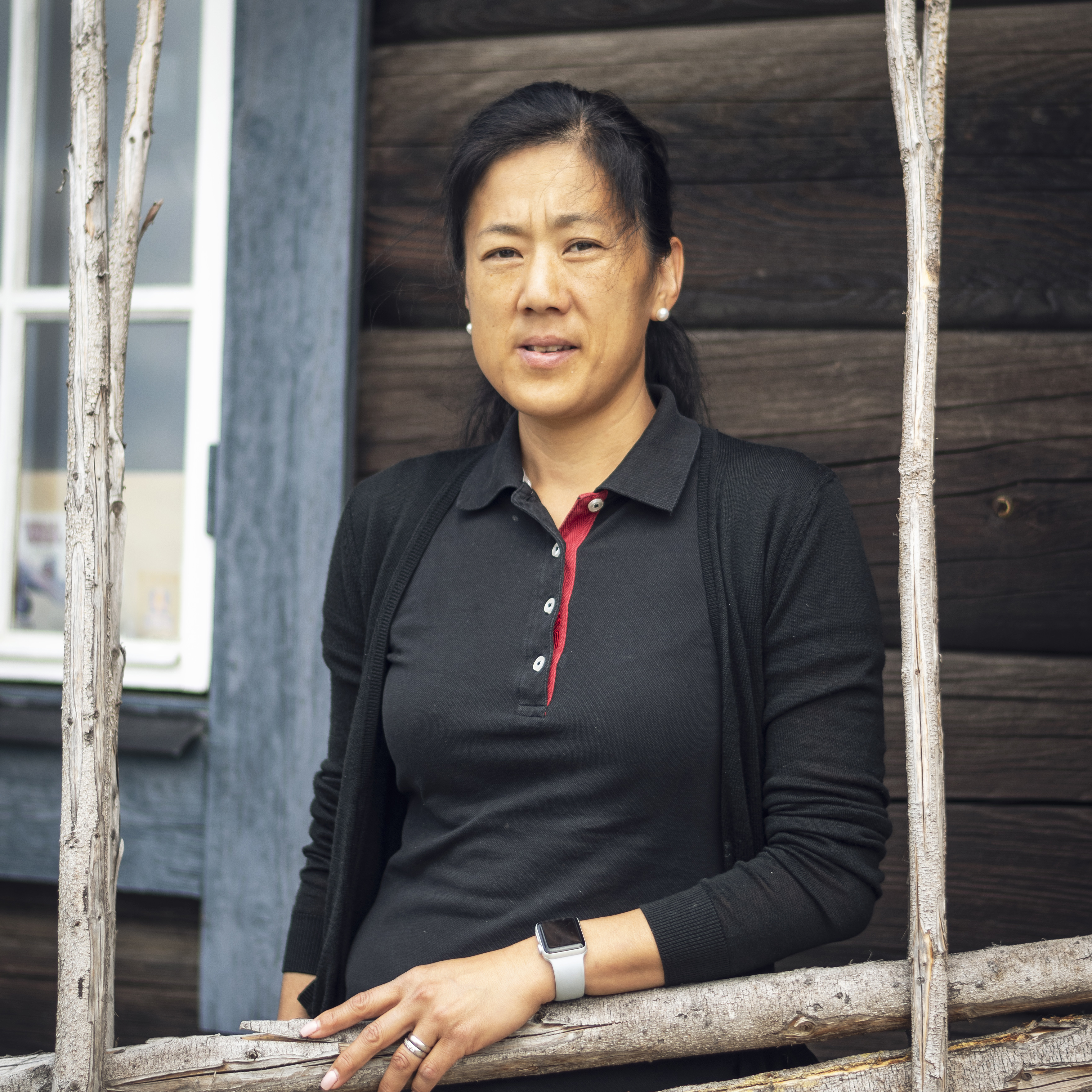 Porträttbild på Lena Jäderbrink.