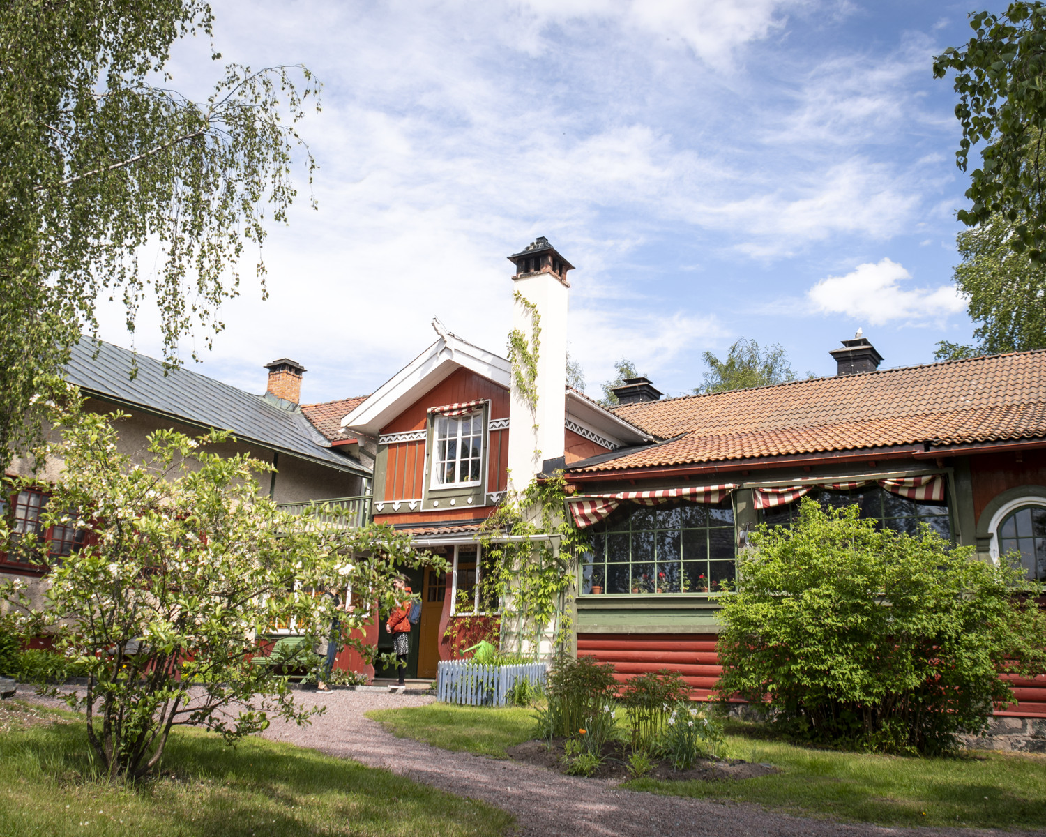 Exterior of the redpainted Carl Larsson-gården.