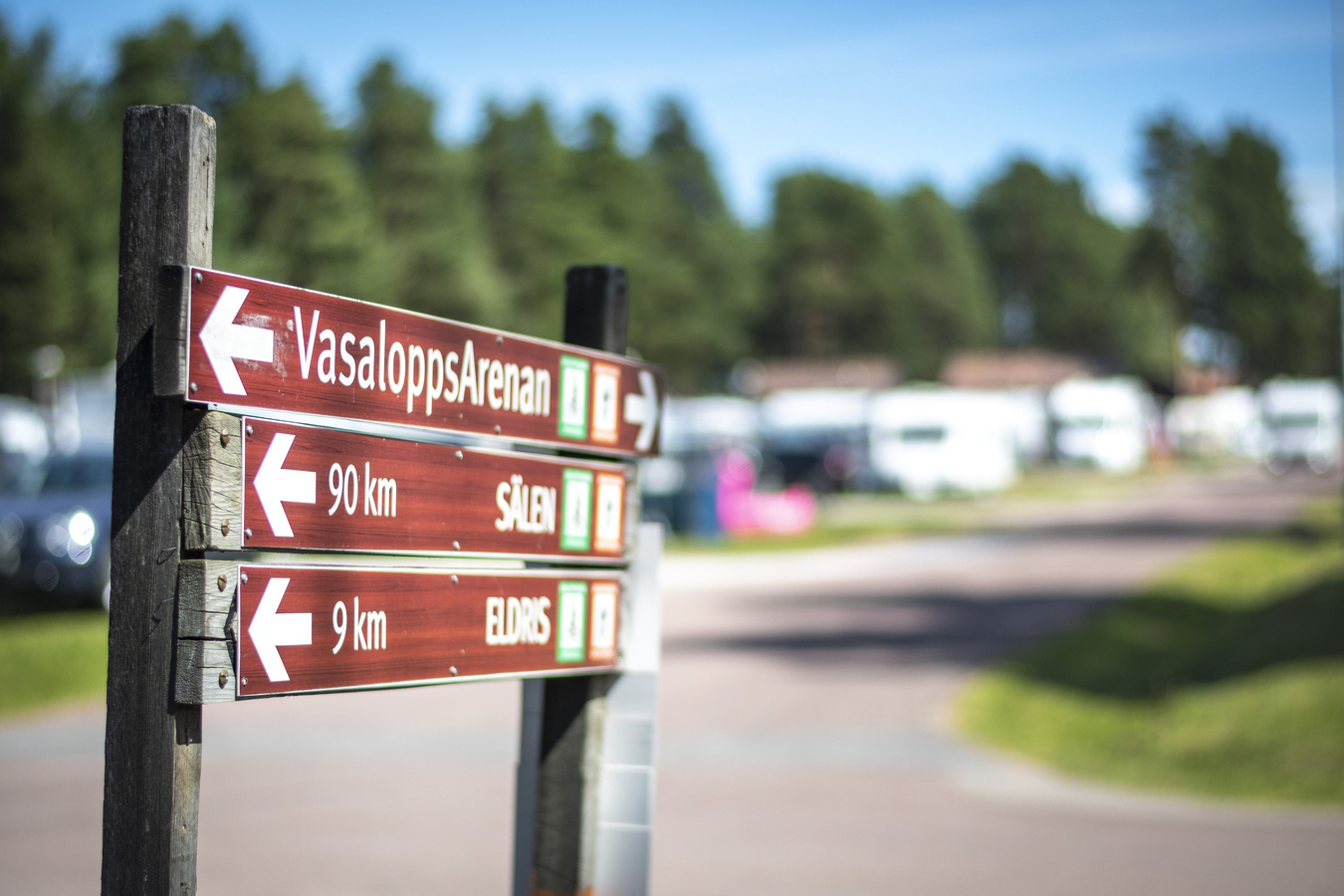 Ledskyltar vid Mora Parken.