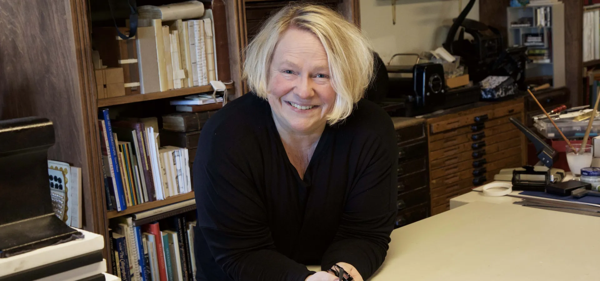 Monica Langwe i sin ateljé.