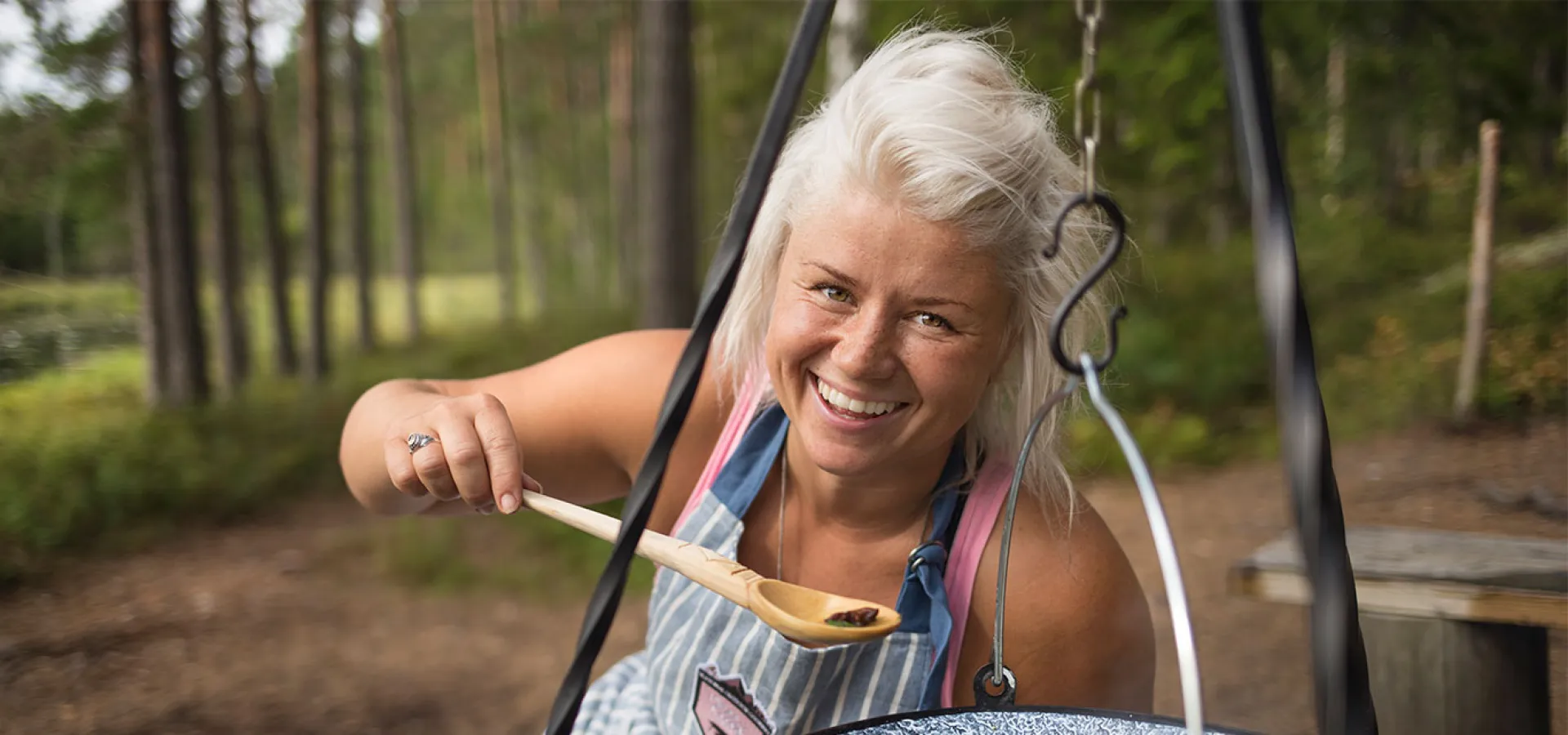 Elle Nikishkova, som driver Elles utemat och håller kurser i svampplockning.