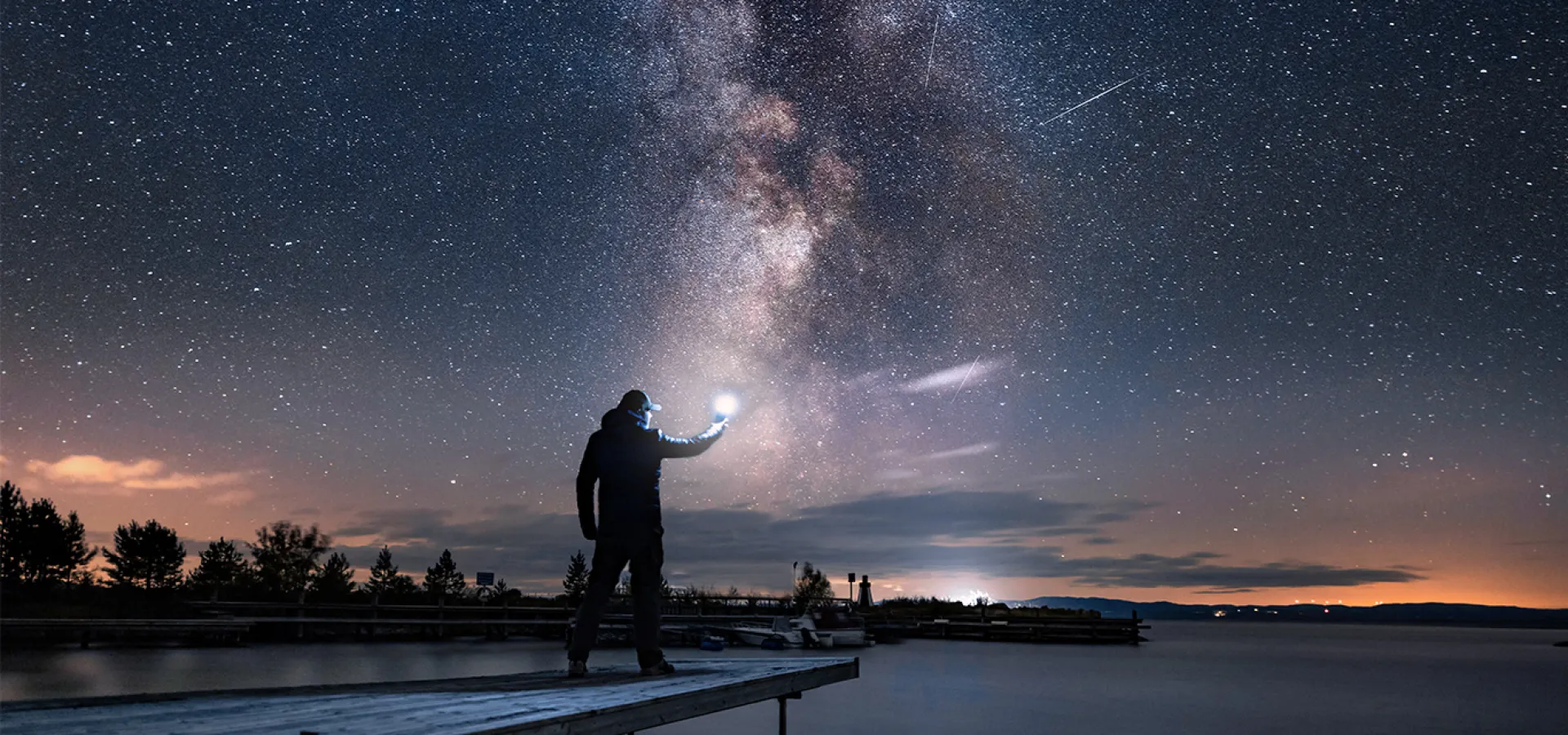 Vintergatan på natten.