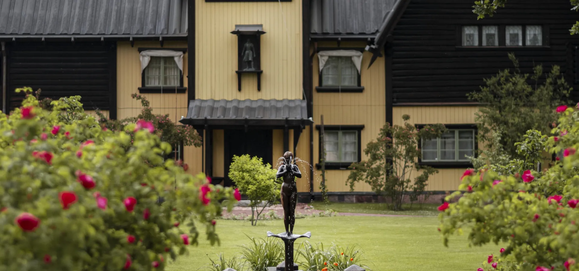 The garden infront of the house of Anders Zorn.