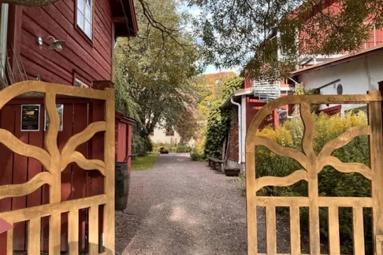  Open gate to a farm in Dalarna.