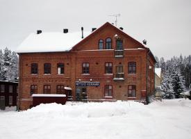 Vintervy över Nittsjö Keramiks fabrik.