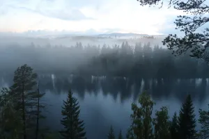 Dimmig sjö i Älvdalen.