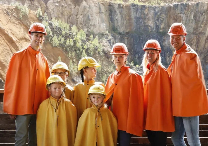 Barn och vuxna vid Falu Gruva