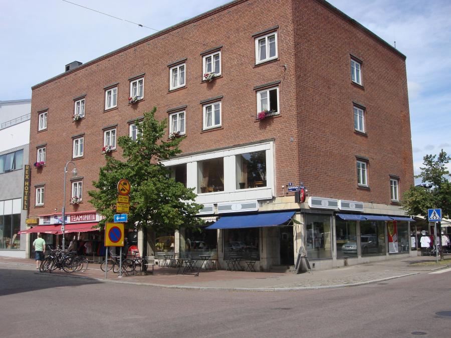 Brown building in the center of Ludvika.