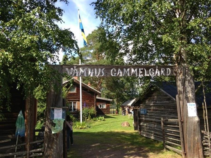 The entrance gate at Sivarsbacken.