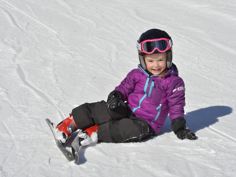 A kid in a ski slope