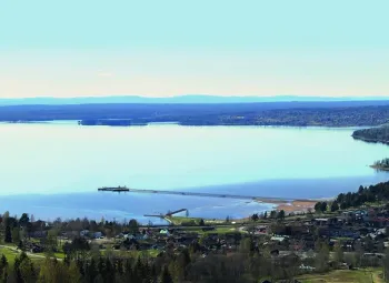 Utsikt över sjön Siljan från Toppstugan på Lerdalsberget.
