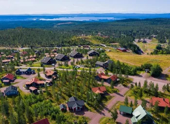 Exteriör på stugor.