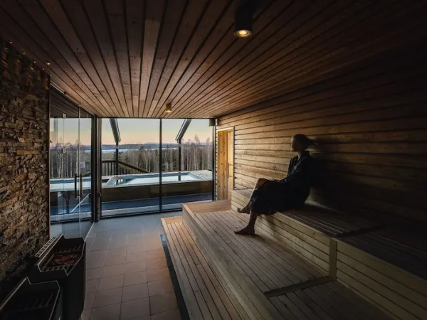 En kvinna som bastar.