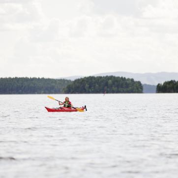 A kayak in a lake.
