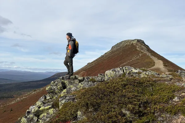 A guy on a hiking trail in Idre.