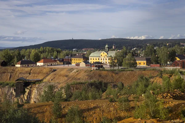The houses at Falu Gruva with Stora Stöten in the front.