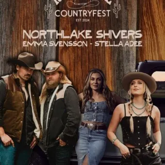 Två män i cowboy hattar, en kvinna i jeanstop och jeans kjol, en kvinna iklädd svart topp svarta jeans och cowboyhatt, Countryfest och bandnamnen med vita bokstäver, en trävägg i bakgrunden.