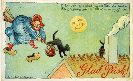 Ett gammeldags påskkort, en kvinna utklädd till påskkärring som flyger på en kvast, hon har en kaffekittel på kvasten, en svart katt, ett hustak med en skorsten, rök från skorstenen, glad påsk, fullmåne.