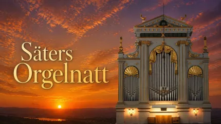 Affisch med texten “Säters Orgelnatt” bredvid en stor piporgelfasad mot en orange solnedgångshimmel..