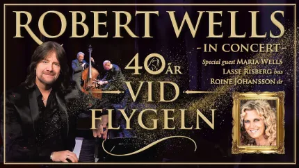Svartguldfärgad konsertaffisch med texten “Robert Wells”, flygel, musiker på scen och en inramad porträttbild..