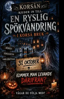 Mörk Halloweenaffisch med måne, kusligt bruk, grupp med lyktor, pumpa och spöklik figur i förgrunden..