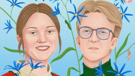 Illustrerat porträtt av två personer mot ljusblå bakgrund, omgivna av blå blommor och gröna stjälkar..