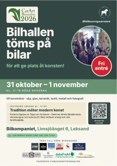 Grön och vit eventaffisch för CarArt Biennalen 2026 med datum, plats, QR-kod, publikfoto och röd knapp “Fri entré”..