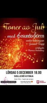 Affisch i rött och guld med notsymboler och text om julkonsert i Sollerö kyrka samt datum och tid..