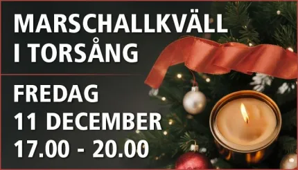 Affisch med svensk text och en julgran med rött band, julkulor och ett tänt ljus till höger..