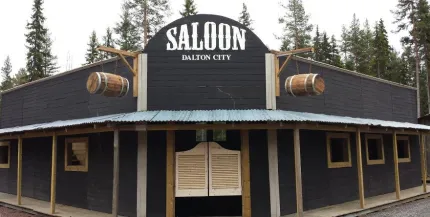 Saloon, Bank i paintballparken.