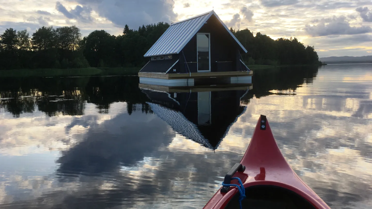 Flytande hotellrum i Orsa.