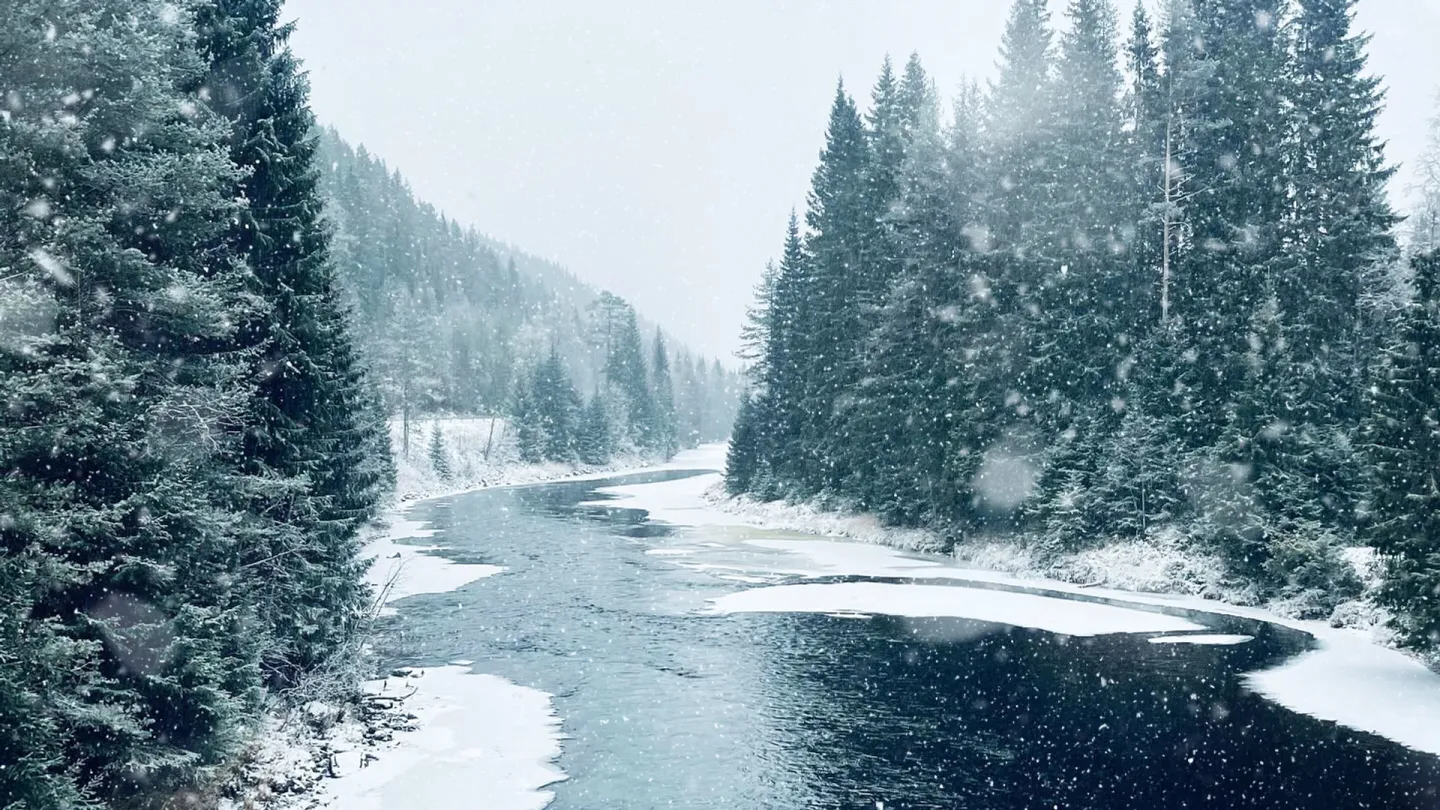 Vintrig vattendrag i Älvdalen.