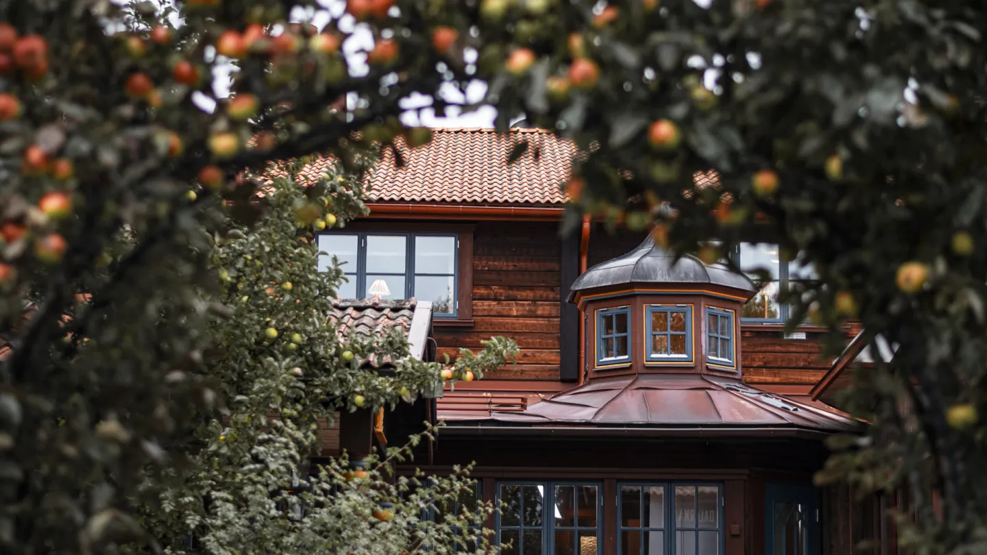 Exteriör av hotell i Tällberg.